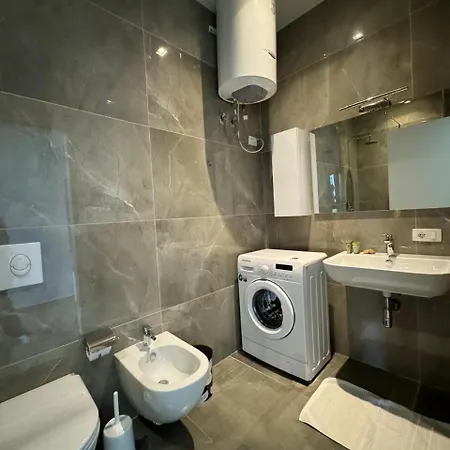 Apartment Four C 110-d Gc Palasë